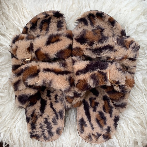 Shoes - Leopard print buckle slide sandals 7./8 🐆